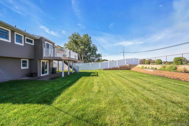 25 Heather Crescent, Commack, NY 11725