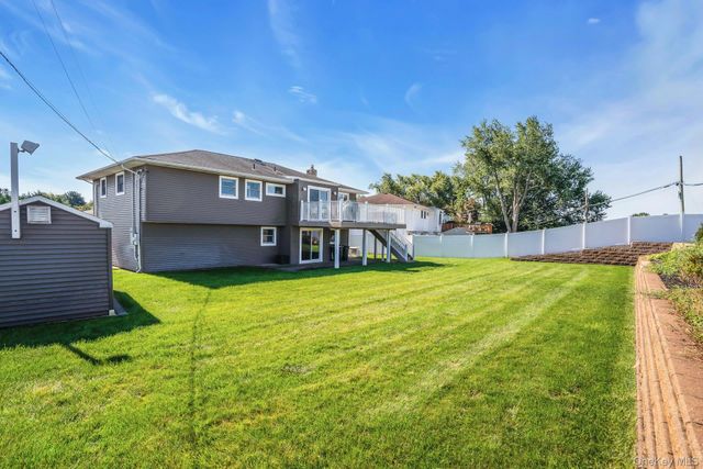 25 Heather Crescent, Commack, NY 11725