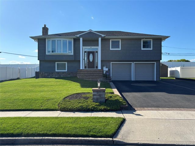 25 Heather Crescent, Commack, NY 11725