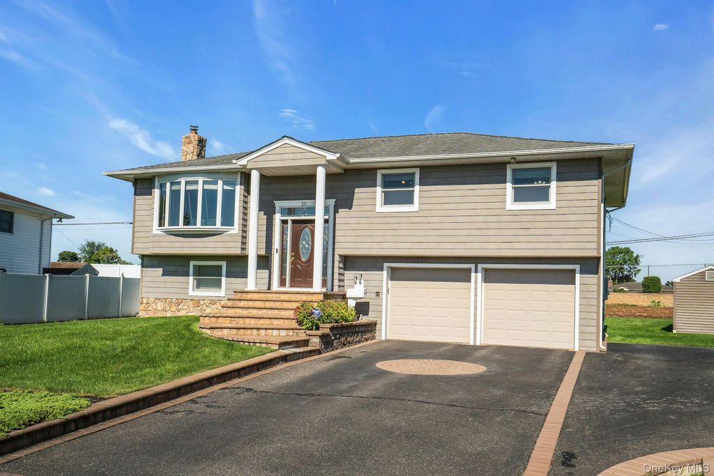 25 Heather Crescent, Commack, NY 11725 — photo 3