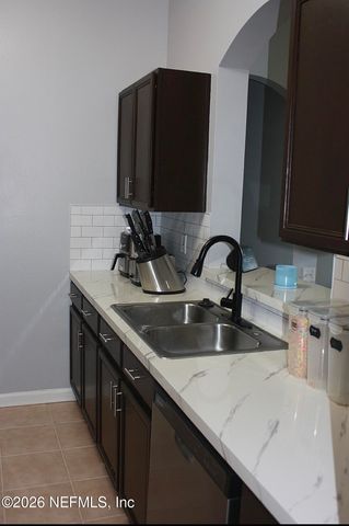 7990 BAYMEADOWS Road E 530, Jacksonville, FL 32256
