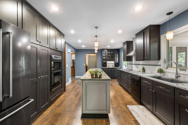 3405 Sycamore Lane N, Plymouth, MN 55441