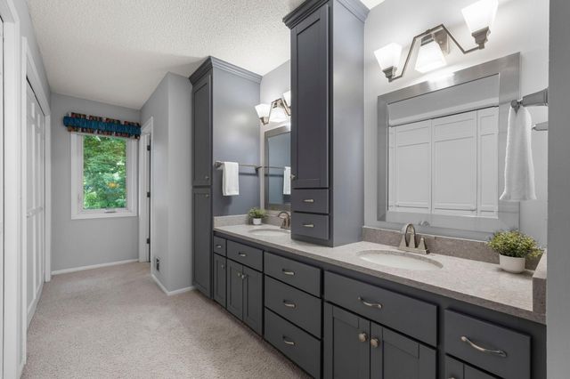 3405 Sycamore Lane N, Plymouth, MN 55441