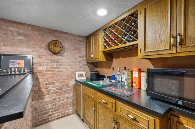 3405 Sycamore Lane N, Plymouth, MN 55441