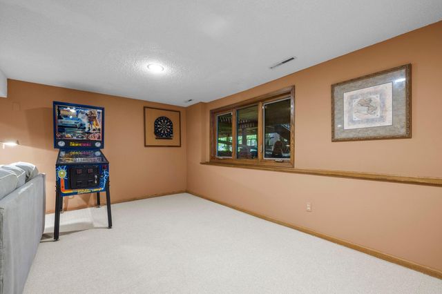 3405 Sycamore Lane N, Plymouth, MN 55441