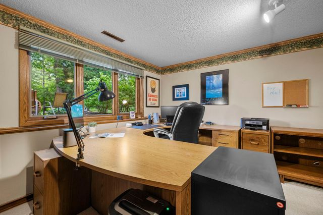 3405 Sycamore Lane N, Plymouth, MN 55441