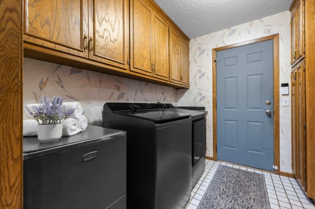3405 Sycamore Lane N, Plymouth, MN 55441