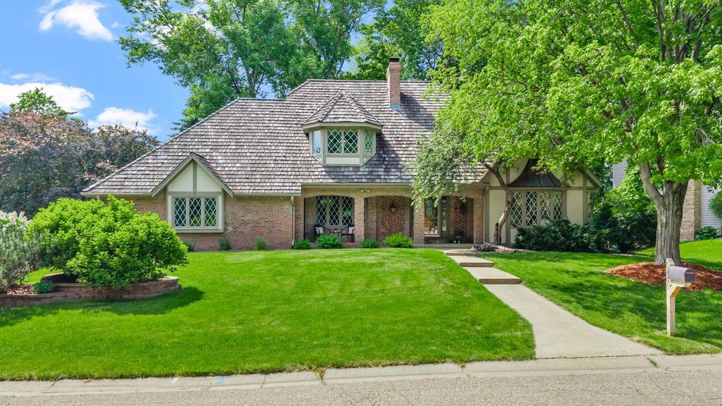 3405 Sycamore Lane N, Plymouth, MN 55441