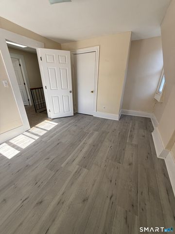 35 Cliff Street, Norwich, CT 06360