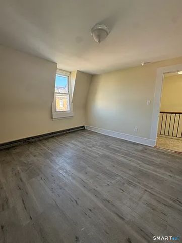 35 Cliff Street, Norwich, CT 06360