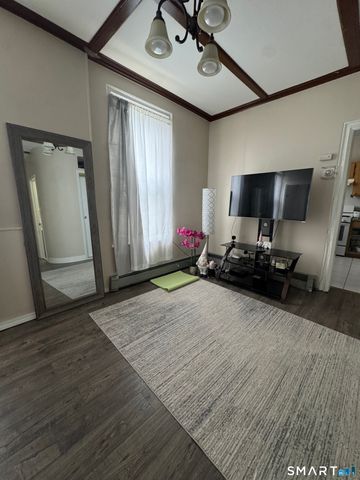 35 Cliff Street, Norwich, CT 06360