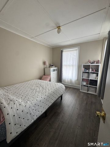 35 Cliff Street, Norwich, CT 06360