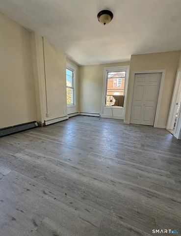 35 Cliff Street, Norwich, CT 06360