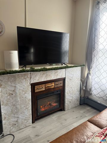 35 Cliff Street, Norwich, CT 06360