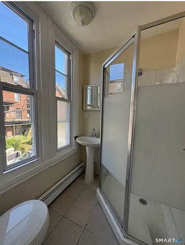 35 Cliff Street, Norwich, CT 06360