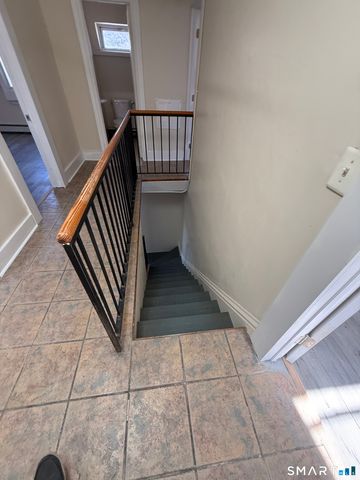 35 Cliff Street, Norwich, CT 06360