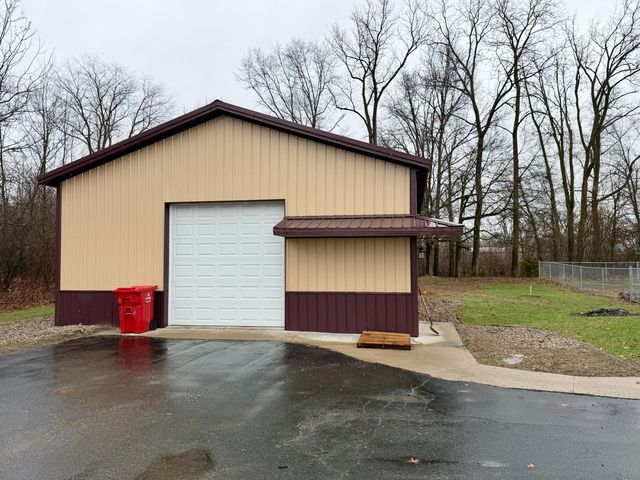 5850 W 600 N, Winamac, IN 46996