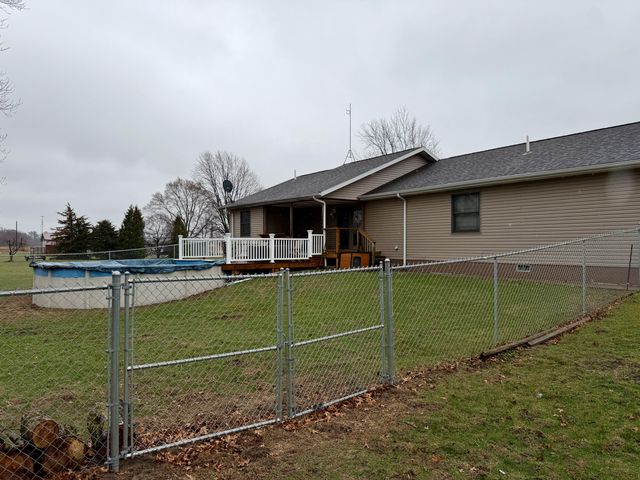 5850 W 600 N, Winamac, IN 46996