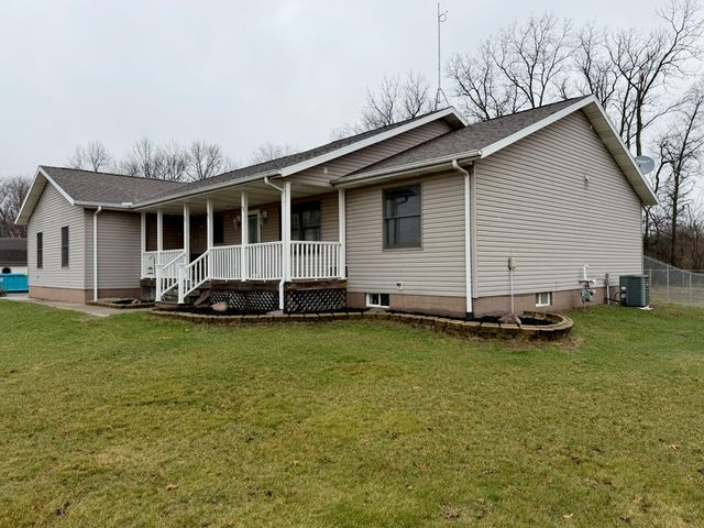 5850 W 600 N, Winamac, IN 46996