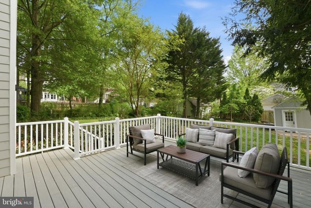 4720 ELLICOTT ST NW, Washington, DC 20016