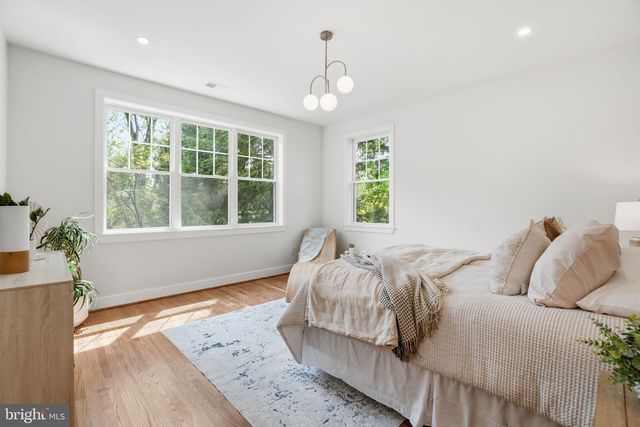4720 ELLICOTT ST NW, Washington, DC 20016