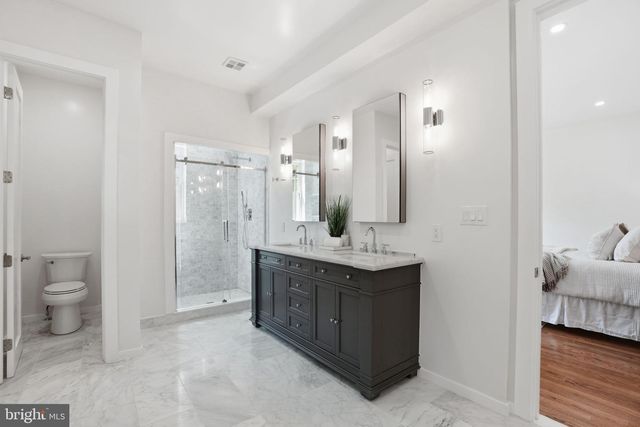 4720 ELLICOTT ST NW, Washington, DC 20016
