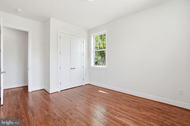 4720 ELLICOTT ST NW, Washington, DC 20016