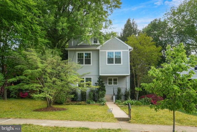 4720 ELLICOTT ST NW, Washington, DC 20016
