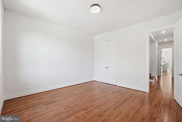 4720 ELLICOTT ST NW, Washington, DC 20016