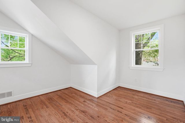 4720 ELLICOTT ST NW, Washington, DC 20016