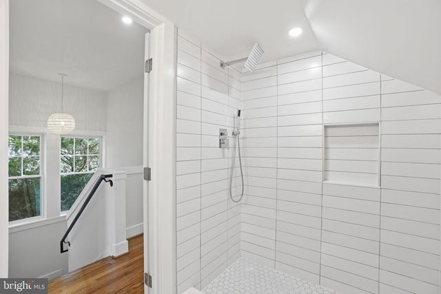 4720 ELLICOTT ST NW, Washington, DC 20016