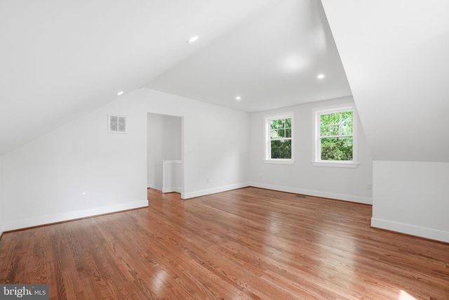 4720 ELLICOTT ST NW, Washington, DC 20016