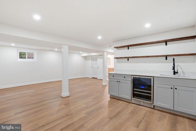 4720 ELLICOTT ST NW, Washington, DC 20016