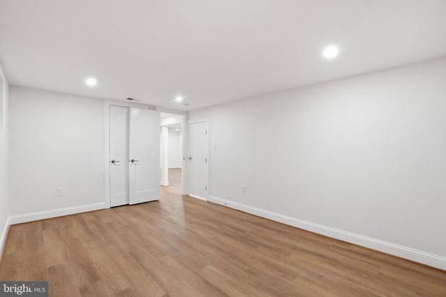 4720 ELLICOTT ST NW, Washington, DC 20016
