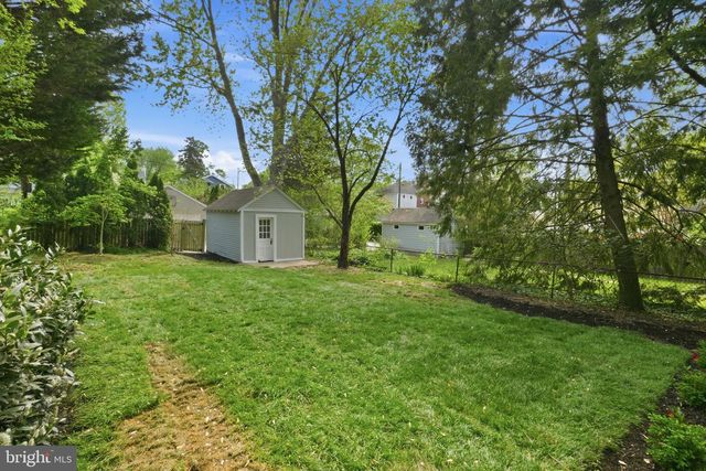 4720 ELLICOTT ST NW, Washington, DC 20016