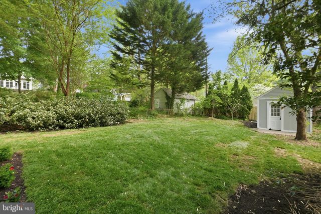 4720 ELLICOTT ST NW, Washington, DC 20016
