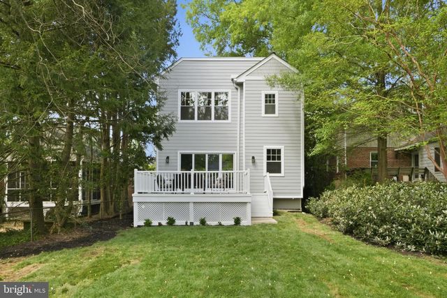 4720 ELLICOTT ST NW, Washington, DC 20016