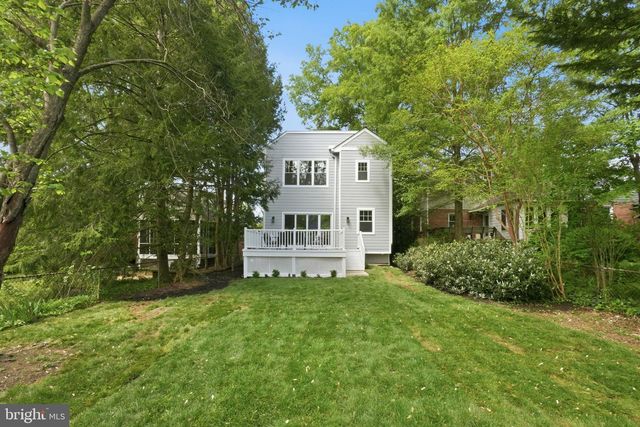 4720 ELLICOTT ST NW, Washington, DC 20016