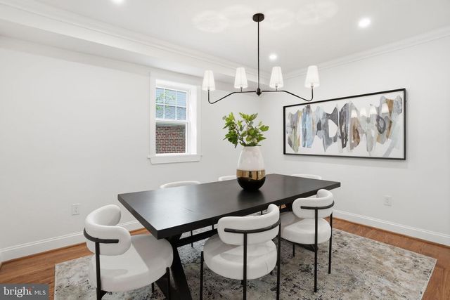 4720 ELLICOTT ST NW, Washington, DC 20016