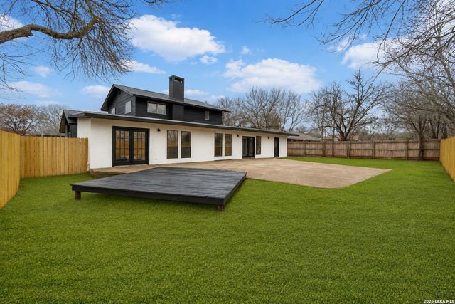 7906 RUSTIC FOREST DR, San Antonio, TX 78239