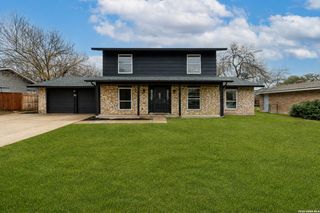 7906 RUSTIC FOREST DR, San Antonio, TX 78239