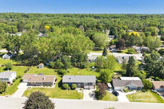 1602 BRUCE LANE, Green Bay, WI 54304
