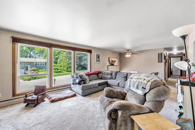 1602 BRUCE LANE, Green Bay, WI 54304