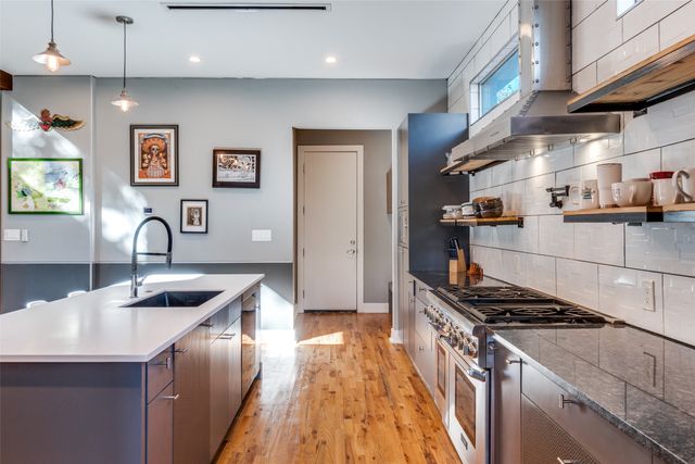 8915 Stanwood Drive, Dallas, TX 75228