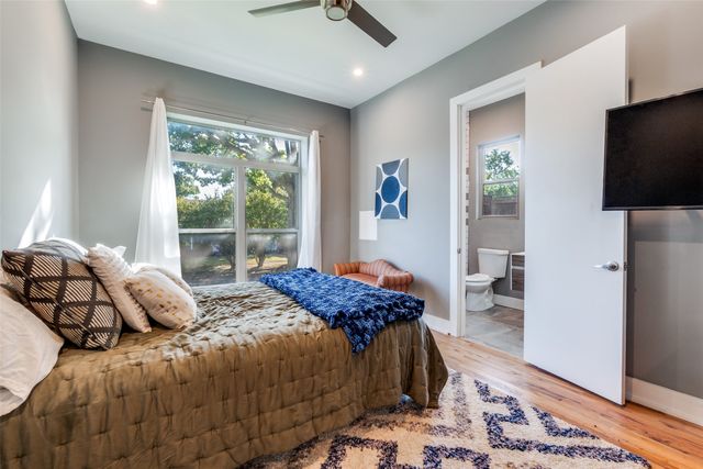 8915 Stanwood Drive, Dallas, TX 75228