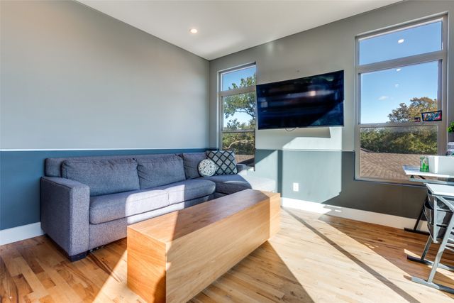 8915 Stanwood Drive, Dallas, TX 75228