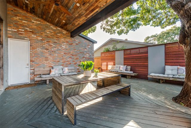 8915 Stanwood Drive, Dallas, TX 75228