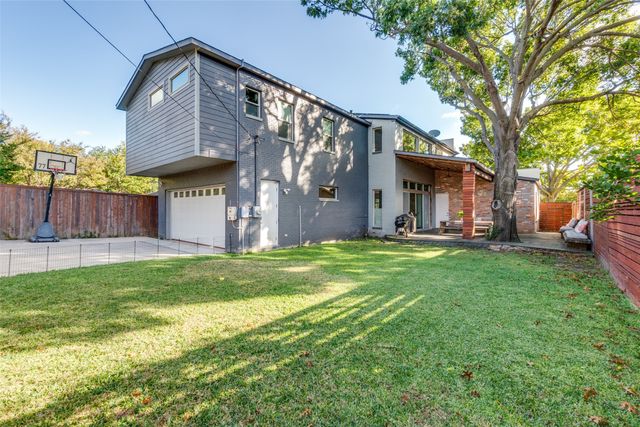 8915 Stanwood Drive, Dallas, TX 75228