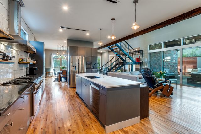 8915 Stanwood Drive, Dallas, TX 75228