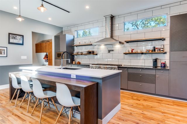 8915 Stanwood Drive, Dallas, TX 75228